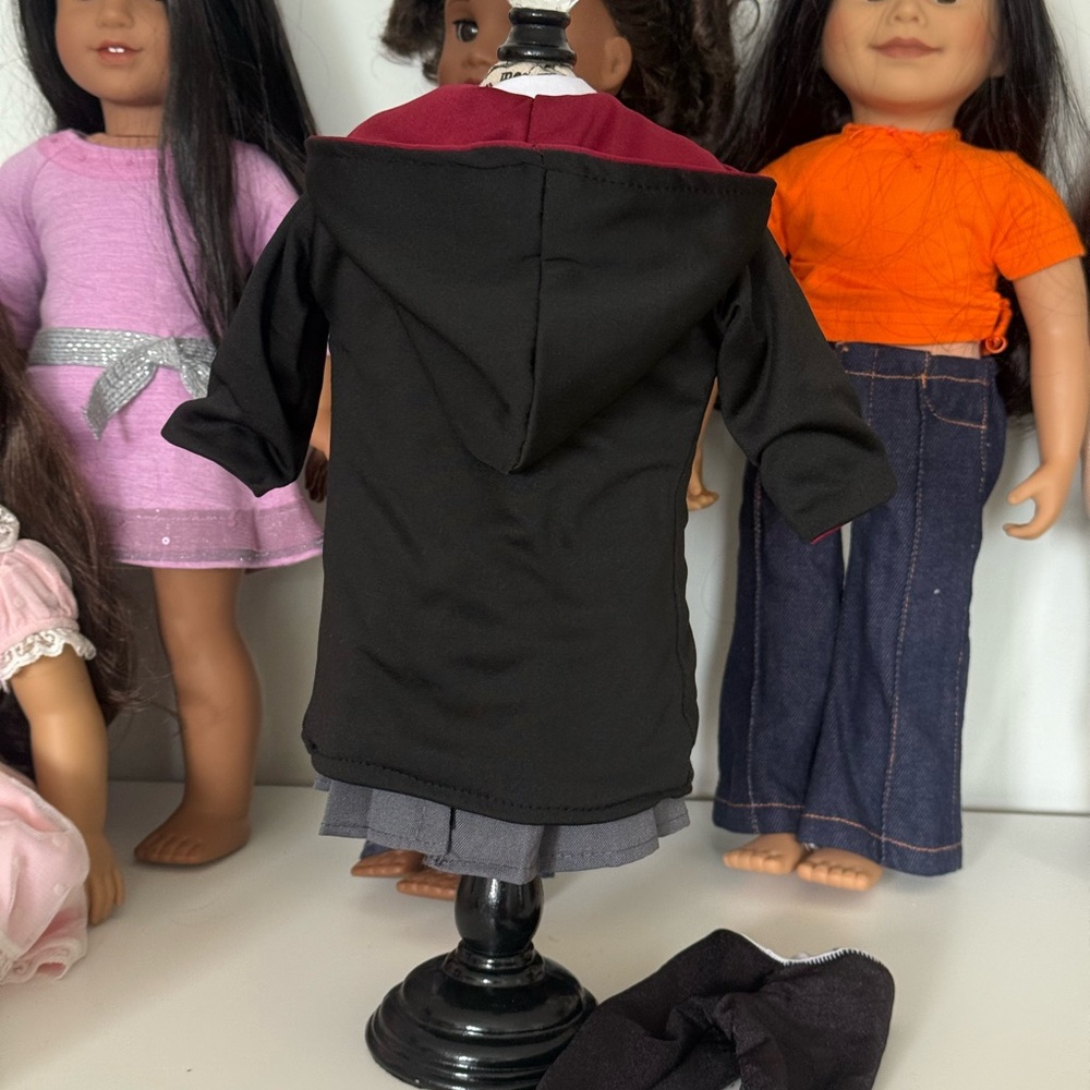 Hogwarts Robe Set, (DOLL IS NOT INCLUDED) - Picture 3 of 6